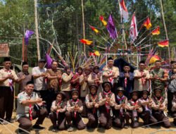 Perkemahan Penggalang di Pule, Babinsa Jombok Tekankan Kedisiplinan