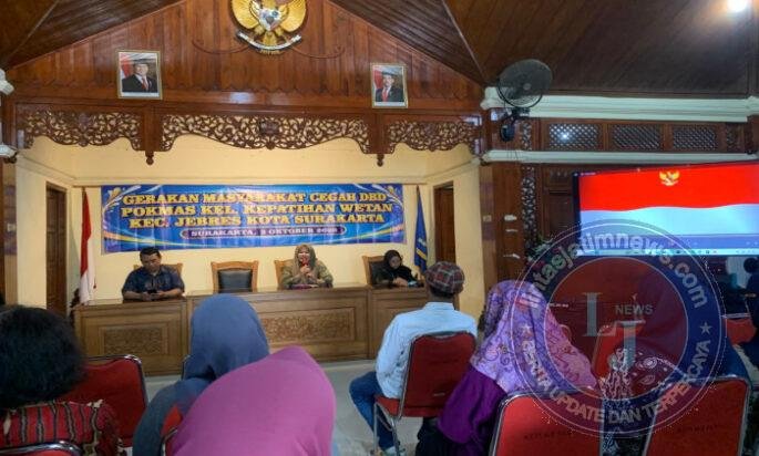 Cegah DBD Sejak Dini, Babinsa Kepatihan Wetan Gandeng Puskesmas Gencarkan Sosialisasi 3M di Pendopo Kelurahan