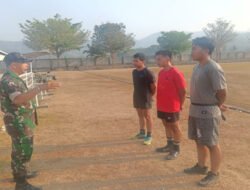 Siapkan Generasi yang Tangguh dan Sehat, Babinsa Koramil 0801/03 Arjosari Latih Jasmani Calon Pendaftar TNI