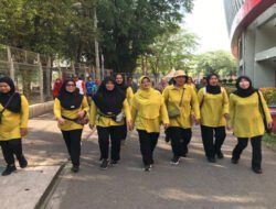 Jaga Kebugaran, Persit Ranting 05 Koramil 04/Jebres Adakan Pertemuan Rutin dan Olah raga Jalan Sehat