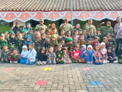Semarak HUT TNI ke-81, Anak-anak TK Darma Putra Suluk Belajar Mengenal Jiwa Kebangsaan