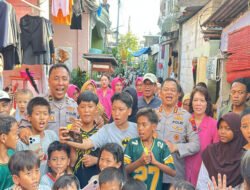 Luthfie Daily Berbagi, Kapolrestabes Surabaya Bersama Purnomo Polisi Baik Berikan Bantuan dan Beasiswa