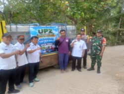 Atasi Kekeringan di Pacitan, Babinsa Desa Punjung Lakukan Pendampingan Distribusi Air Bersih