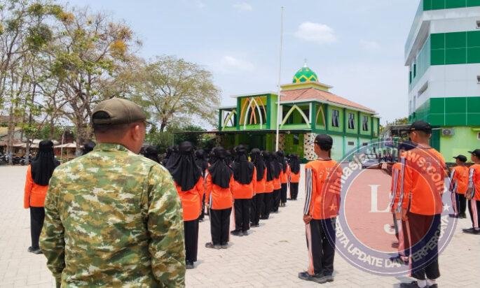 Komsos, Babinsa Kodim Ponorogo Bentuk Karakter dan Disiplin serta Jiwa Kepemimpinan Para Siswa Melalui Latihan PBB dan LDK