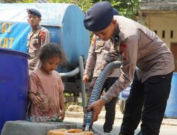 Brimob Polda Jatim Salurkan 40 Ribu Liter Air Bersih untuk Warga Gresik dan Sidoarjo