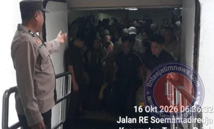 Polres Pelabuhan Tanjung Priok Laksanakan Pengamanan Debarkasi KM Kelud dari Batam, 1.415 Penumpang Turun dengan Aman dan Tertib