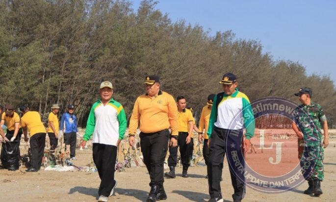 Aksi ‘Jogo Omah’, Polresta Tuban Gelar Green Policing di Pantai Jenu bersama Masyarakat