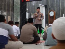 Pererat Kedekatan dengan Masyarakat, Kapolres dan Wakapolres Pelabuhan Tanjung Priok Gelar Jumat Keliling di Muara Angke
