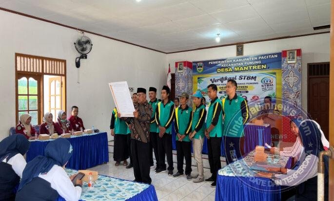 Dorong Kesadaran Hidup Bersih dan Sehat Babinsa Koramil Punung Dampingi Verifikasi STBM Desa Mantren
