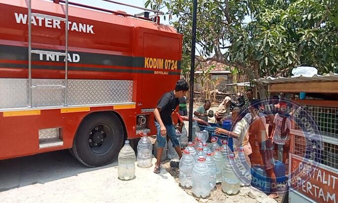 Hadir di Tengah Kesulitan Warga, Kodim Boyolali Salurkan Bantuan Air Bersih di Kemusu