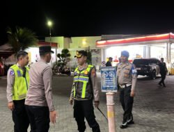 Kapolres Pasuruan Patroli Cek Langsung sejumlah SPBU, Pastikan Stok BBM Aman dan Antrean Normal
