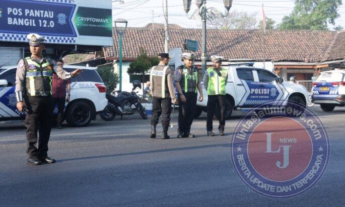 Kapolres Pasuruan Turun Langsung Pantau Pelayanan Lalu Lintas, Wujudkan Kehadiran Polisi di Tengah Masyarakat