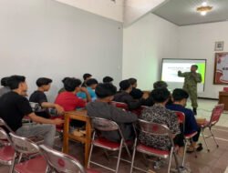 Babinsa Giriharjo Sosialisasikan Bahaya Kenakalan Remaja