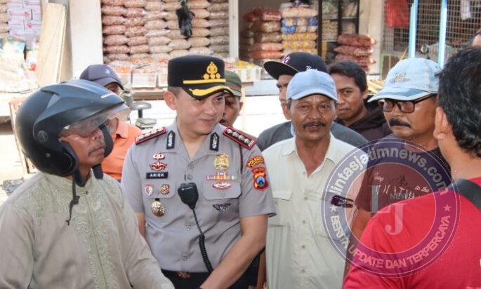 Polisi Bersama Masyarakat : Kapolresta Sumenep Blusukan di Pasar Anom Serap Aspirasi dan Perkuat Kamtibmas