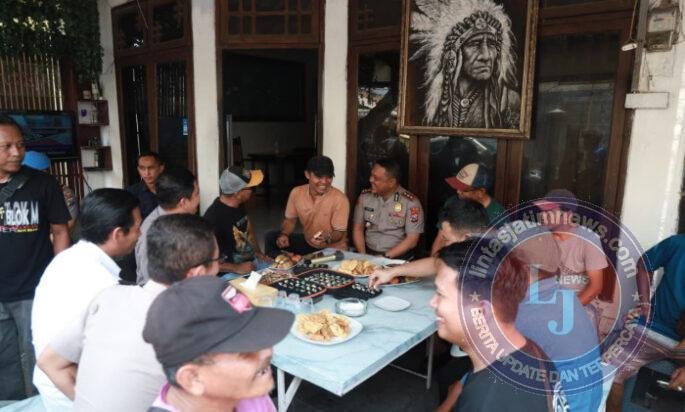 Kapolres Jember Serap Aspirasi Pedagang, Gelar Cangkrukan di Pasar Johar