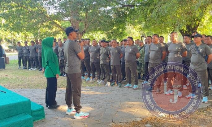 Sehat, Kompak, Dan Penuh Kehangatan : Keluarga Besar Kodim 0735/Surakarta Senam Bersama di Taman Balekambang
