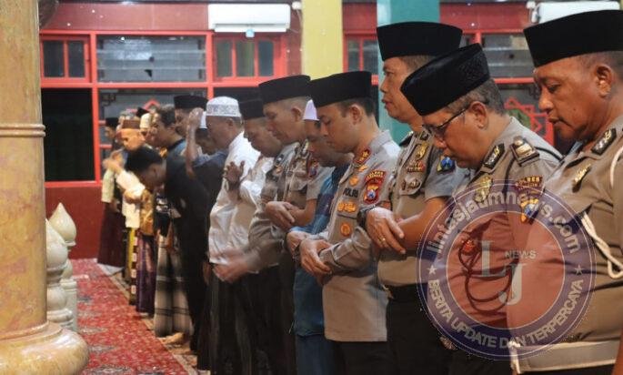 Kapolres Pasuruan Ajak Warga Jaga Kamtibmas Lewat Subuh Keliling di Masjid Cheng Hoo