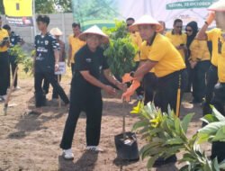 Polres Kediri Tanam Puluhan Bibit Pohon Dukung Kelestarian Alam Wujudkan Program Green Policing Kapolri