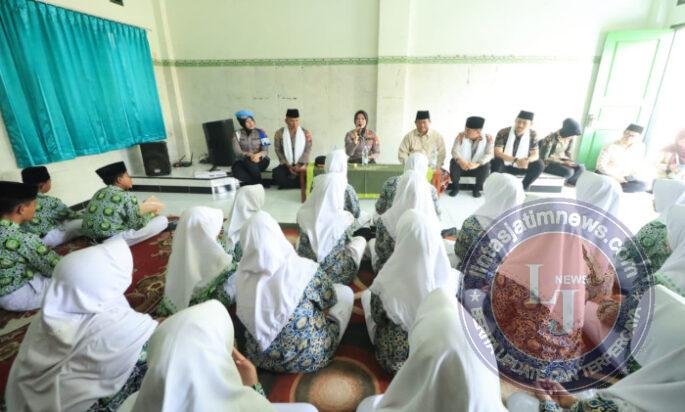 Polisi Peduli Pendidikan: Kapolres Bojonegoro Ajak Santri Al-Fatimah Jauhi Judol dan Bullying