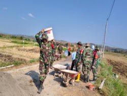 Tak Kenal Hari Libur, Satgas TMMD Kodim Boyolali Tetap Semangat Bangun Jalan Desa Wates