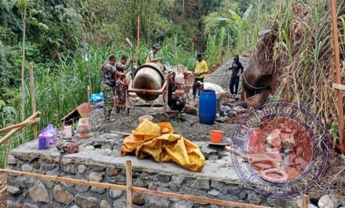 Jembatan Perintis Garuda Datang Masyarakat Berani Menyeberang