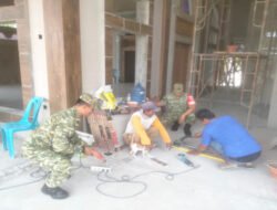Babinsa Jenar Turun Tangan Rehab Masjid An Nur, Utamakan Gotong Royong dan Keselamatan Kerja