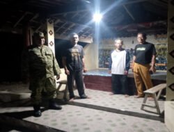 Patroli Malam, TNI Di Wuryantoro Juga Dijadikan Sarana Komsos Dengan Warga