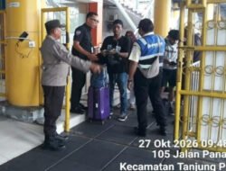 Polres Pelabuhan Tanjung Priok Laksanakan, Pelayanan Dan Pengamanan Embarkasi KM Kelimutu Tujuan Pontianak