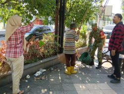 Bersama Rakyat TNI Kuat, Babinsa Keprabon Jadi Garda Terdepan Wujudkan Lingkungan Bersih, Sehat, dan Asri di Jantung Kota Solo