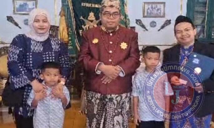 KETUA MWC NU MAKASAR, Menerima Penghargaan Internasional