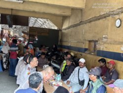 Cangkrukan Kamtibmas, Kapolres Pelabuhan Tanjung Perak Serap Aspirasi Pekerja Pasar Pabean