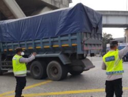 Polres Pelabuhan Tanjung Priok Gelar Pengaturan Lalu Lintas Pagi Hari, Pastikan Aktivitas Masyarakat Berjalan Lancar dan Aman